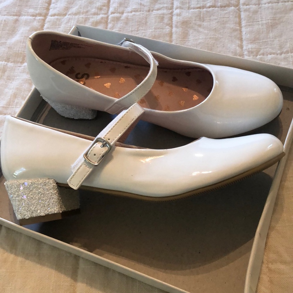 Size 3 Girls Dress Shoe